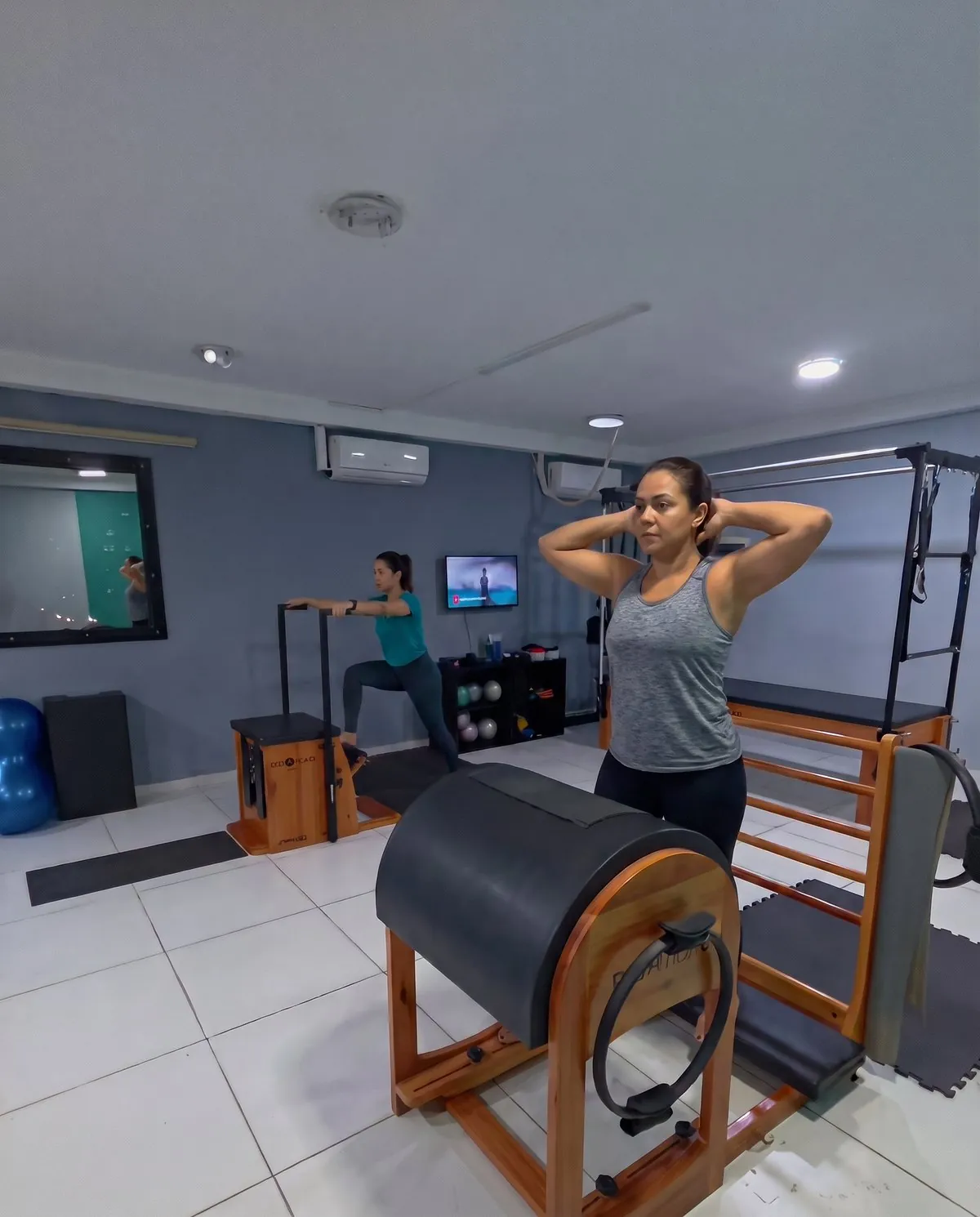 Aluna em aula de Pilates no studio Voll Pilates Indaiatuba